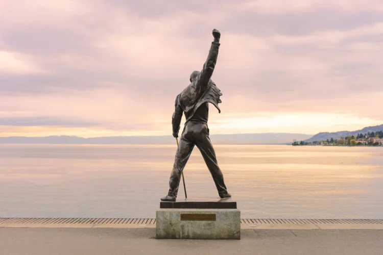 legame-tra-cultura-e-musica-Freddie-Mercury
